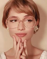 💖🎀💕Sophia Loren rose, USA💕🎀💖 . . Disponible en el color de la foto y  en carey en un calibre más pequeño. Su material es acetato con detalles en  dorado ✨ . .