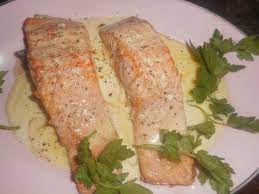 Pave De Saumon Beurre A L Ail Et Citron Recette Recette Pave De Saumon Recette De Plat Pave De Saumon