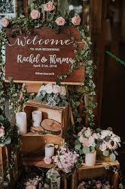 7 Romantic Rustic Wedding Decoration Ideas And Trends To Try Right Now Wedding Themes Rustic Wedding Decorations Wedding Deco