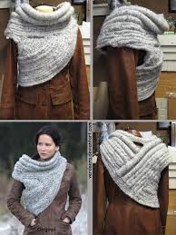 I started to work on this lace project at the beginning of june with the intention to develop a pattern for lace socks. Katniss Woven Cowl From Catching Fire By Verdaera On Deviantart Crochet Clothes Crochet Scarves Crochet Cowl
