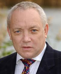 Frank Maloney to quit boxing