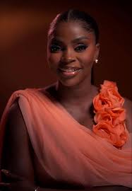 U go talk #crazystorytime Olusola @SolaAdebayo_ I was coming back from UNAD  in ina a public bus Our bus dropped a passenger at lju by a bend. A mad  woman asked our