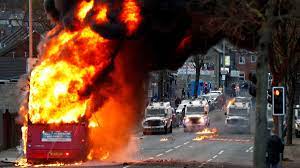 Northern Ireland Riots Bus Torched In More Belfast Violence As British And Irish Leaders Call For Calm Cnn