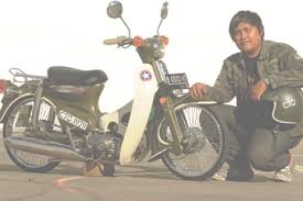Modifikasi motor klasik c70 keren custom basic honda revo matic via youtube.com. Daripada Jadi Sampah Motor Honda Astrea 800 Dimodif Jadi C70 Kelir Army Jadi Pilihan Motorplus