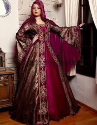 Kina Gecesi Bindalli Ve Kaftan Modelleri Arasinda Prenses Modeller Salvarli Modeller Ve Kabarik Etekli Modell Parti Kiyafetleri Chiffon Saree Hint Kiyafetleri
