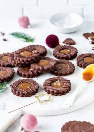 Schokoladen Spitzbuben Mit Salted Caramel Rezept Rezept Kekse Caramel Rezept Platzchen Backen