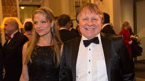 Werke von gorkij, ostrovskij, daniil charms, kazakov, chlebnikov und das gesamte dramatische werk von anton cechov. Peter Urban Ganz Privat Darauf Kann Das Esc Urgestein Auf Keinen Fall Verzichten News De