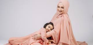 Dato sri siti nurhaliza medley klasik siti 1 official music video. Siti Nurhaliza Imbas Pengalaman Nyanyi Di Berek Polis Sinar Harian
