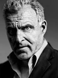 Mr de vries is famed for his work on exposing mobsters and drug lords, and has helped police. Peter R De Vries Rotsvast Geloof In Rechtvaardigheid De Volkskrant