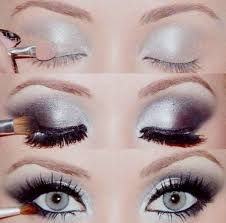 Smokey Eyes Schminken Eine Schritt Fur Schritt Anleitung Und Wichtige Tipps Make Up Augen Smokey Eyes Schminken Schminke Foto