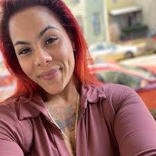 Reyna Rojas's Instagram, Twitter & Facebook