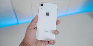 Iphone adalah pelopor smartphone dengan kapasitas storage yang besar. Harga Hp Apple Iphone Agustus 2020 Iphone Se Iphone 11 Iphone 11 Pro Max Hingga Iphone Pro Fix Indonesia