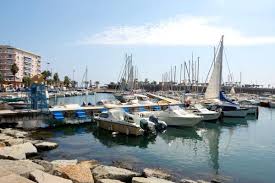 Since 2014, a five meters large statue of raphael is the eyecatcher of the park jardin bonaparte, right at the harbor le vieux port. Wettervorhersage St Raphael In Oktober