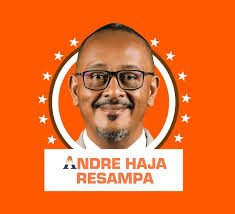 💥Ireo solombavambahoakan'ny Madagasikara voafidy tato amin'ireo distrika 5  ato amin'ny faritra Menabe araky ny didy navoakan'ny HCC androany  ⏩MORONDAVA : Haja Resampa ⏩Mahabo :Andrianirina Narcisss ⏩Miandrivazo :  Docteur Lova ⏩BELO SUR TSIRIBIHINA :