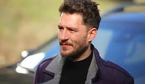 Sefirin kızı oyuncuları ile dikkat çeken önemli bir proje olarak ekranlarındaki yerini aldı, sefirin kızı ile ilgili detaylar haberimizde. Sefirin Kizi Dizisi Oyuncusu Uraz Kaygilaroglu Ayrildigi Dizi Hakkinda Konustu Magazin Haberleri