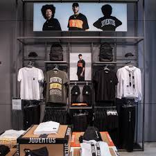 Su paginegialle trovi numero juventus store. Juventus Store Multifunctional Spaces Dedicated To All Juventus Fans