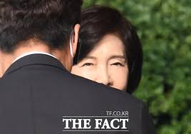 2020.06.27 아모레퍼시픽그룹 장녀 서민정과 보광창투 장남 홍정환의 약혼소식이 들려왔다! Tfì‚¬ì§„ê´€ ì„œë¯¼ì • ì•„ëª¨ë ˆ ìž¥ë…€ ì•½í˜¼ì‹ ì°¸ì„í•œ ì‚¼ì„±ê°€ ë§¤ì¼ê²½ì œ