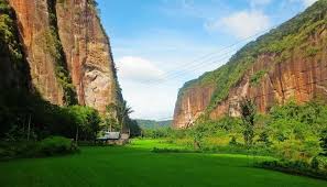 Mulai dari pemandangan gunung, sawah, hingga kehidupan masyarakat desanya. 15 Pemandangan Alam Sumatera Barat Jika Selama Ini Anda Beranggapan Bahwa Bali Adalah Pulau Terindah Di Indonesia Wisata Budaya Kota Bukittinggi Pemandangan