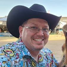 Dan Roberge's Instagram, Twitter & Facebook