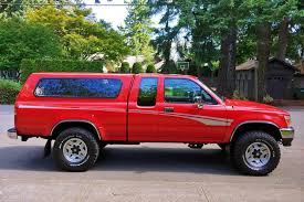 Used 2017 toyota tacoma with 4wd, double cab, bucket seats, limited slip differential, locking differential, tow hooks, locking tailgate, full size spare tire, and rear bench. Weekly Craigslist Hidden Treasure 1993 Toyota Sr5 Carbuzz