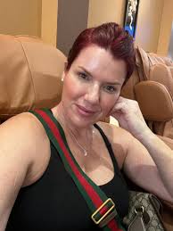 Imposter Syndrome. 👉🏼Did u know this term was created for power  professional women back in the 1960s? 🫶🏼But let's face it today, all  genders, races, ethnicities and ages are struggling from IS-… |