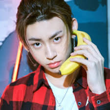 Cai xukun, chen linong, fan chenchen, huang minghao (justin), lin yanjun, zhu zhengting, wang ziyi, wang linkai, and you zhangjing. Wang Linkai Headers Explore Tumblr Posts And Blogs Tumgir