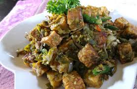 Masukan cabe rawit, tomat sayur, dan teri medan beri sedikit air. Resep Tempe Oseng Tempe Dan Teri Cabai Hijau