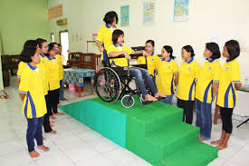 Singkat cerita sejak awal gue di rumah temen gue, mbak paini ini kayak sksd gitu (sok kenal, sok dekat) ke gue.setelah gue tanya ke temen gue ternyata emang itu sifat nya mbak paini, yasudahlah. Agensi Pekerjaan Together Membekal Pembantu Rumah Di Batu Pahat My Es Oc2o