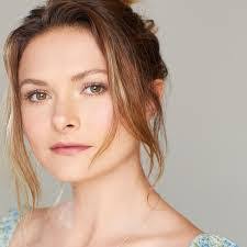 Annabelle Crowley's Instagram, Twitter & Facebook