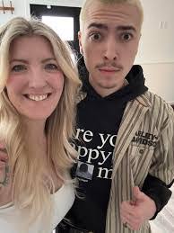 Nathaniel Mundy's Instagram, Twitter & Facebook