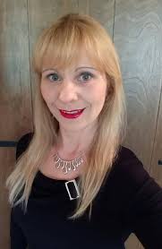 Red lipstick makes me look unfriendly