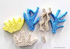 Follow along with us and learn how to draw a coral reef! Coral Reef Art Project Primary Theme Park