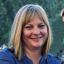 Evelyn Hinckley's Instagram, Twitter & Facebook