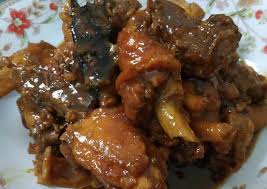 Anda bisa membuatnya dengan saus teriyaki bikinan sendiri atau masak sampai air menyusut dan ayam suwir sedikit kering. Resep Semur Ayam Enak Simple Oleh Ryna Yau Cookpad