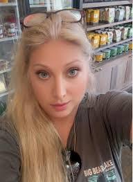 Carissa Carpenter's Instagram, Twitter & Facebook