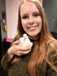 Hello guys :) I am a pigeon rehabber visiting Cambridge soon. Please could  people tell me the best places to feed and de-string pigeons? Also are  there any rehabbers in Cambridge that