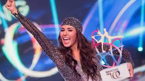 Doch damit kassierte sie erneut … *der beitrag sarah lombardi nahm vor dsds selbst an das supertalent teil wird veröffentlicht von glomex. Volle Punktzahl Im Finale Sarah Lombardi Gewinnt Dancing On Ice B Z Berlin