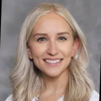 80+ perfiles de «Vickie Mayo»