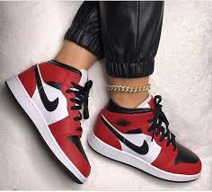 Epingle Sur Jordan 1