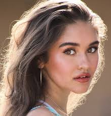 Leslie Penny's Instagram, Twitter & Facebook