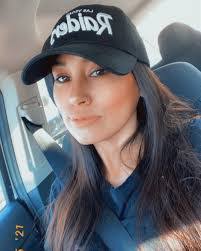 Ana Rubi's Instagram, Twitter & Facebook