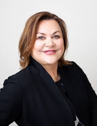 Catherine Leary's Instagram, Twitter & Facebook