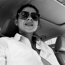 Que afortunada soy, gracias a Dios por esta noche tan divina en compañía de  personas especiales! 🤍