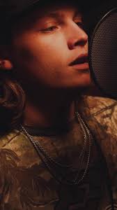 Those crisp vocals #blakewhiten #country #music #studio #rollinstone @Blake  Whiten