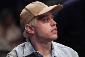 Pete Davidson, le petit-ami de Kim Kardashian, va aller dans l'espace