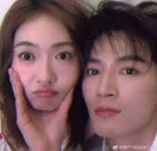 Vương Tinh Việt và bàn tay "size XXL" tăng điểm "couple" khi ôm Ngô Cẩn  Ngôn