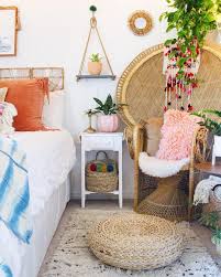 The Best Colorful Bedroom Ideas We Found On Instagram Bedroom Vintage Bedroom Design Colorful Bedroom Decor