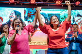 Manuella Mattos (PDT) lança pré-candidatura à prefeita com apoio de Teresa  Leitão (PT)