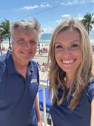 PANTHERS PARTY! We have our team spread out to bring you all views of the  celebration parade happening NOW in Fort Lauderdale! A windy but perfect  day 😍 #Panthers #FlaPanthers