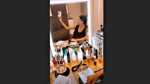 Attorno alle nove della vigilia di natale il portiere dello stabile di corso di porta tenaglia, dove abita la showgirl argentina, si è accorto che alcuni ladri avevano 'visitato' nella notte l'appartamento della showgirl. Belen Fa Vedere Il Suo Bagno Stories Youtube
